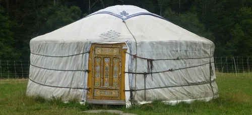 Indre-et-Loire : un agriculteur doit désinstaller sa yourte, une...
