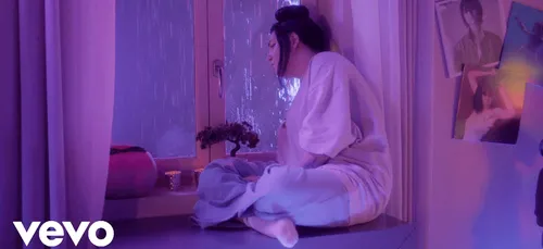 Hoshi : découvrez le clip de "Et même après je t'aimerai"