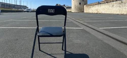 Le hashtag des festivals contre les concerts assis