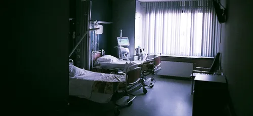 Covid-19 : 4 974 patients en réanimation, le pic de la deuxième...