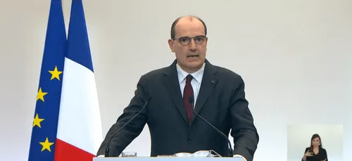 Les mesures anti-covid de Macron débattues au Parlement