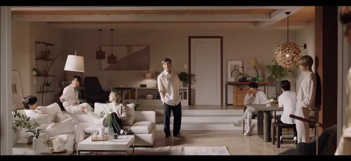 BTS dévoile le clip de "Film Out" et casse internet !