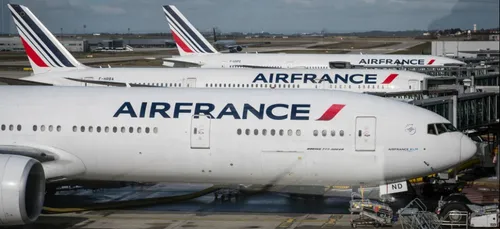 Air France : l'État accorde une aide de 4 milliards d'euros et...