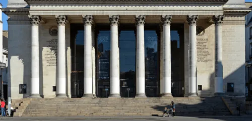 Culture : les grandes villes demandent à Macron une feuille de...