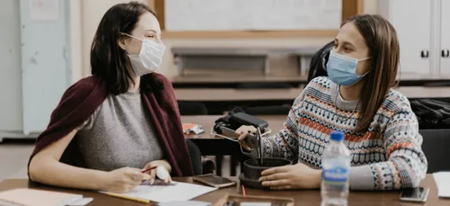 Covid-19 : retour en présentiel des collégiens et lycéens, fin de...