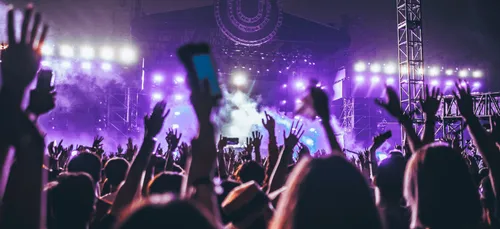 Déconfinement : Des festivals debout avec "4 m² par festivalier" à...