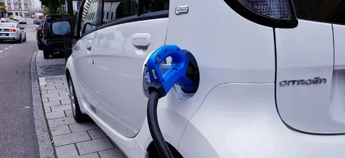 Les voitures électriques moins chères à produire que les thermiques...