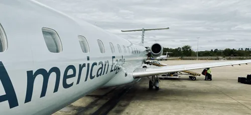 Pour s’excuser du retard, un pilote d’avion offre des pizzas à ses...