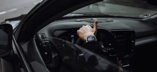 Les Français un peu moins grossiers au volant depuis la pandémie