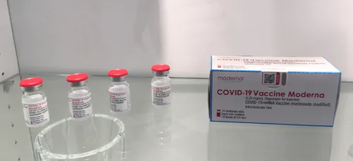 Vaccin : Moderna demande l'autorisation pour les adolescents en Europe