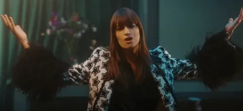 Clara Luciani a dévoilé le clip de "Respire encore"
