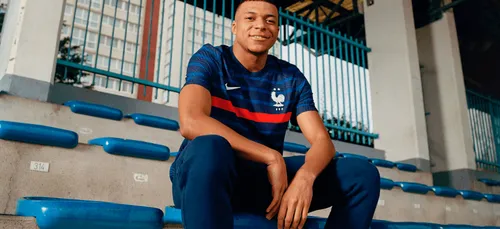 Euro 2020 : de quelle couleur sera le maillot des Bleus pour le...