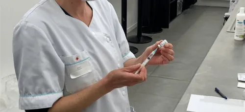 Vaccination : le délai entre 2 doses pourra être raccourci à 3...