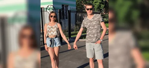 Un couple se sépare après avoir été attaché l'un à l'autre pendant...