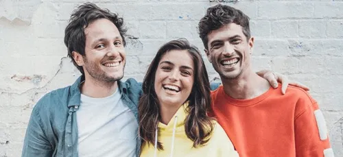 Vianney dévoile sa collection de vêtements "Vrai par Vianney"