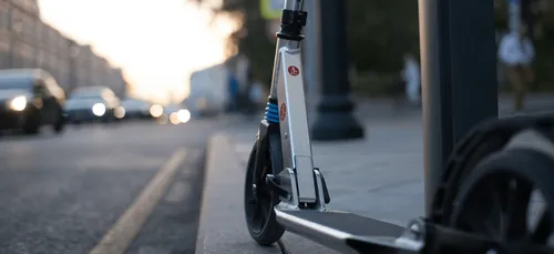 Il se lance le challenge de parcourir 1000 km à trottinette !