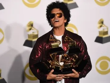 Bruno Mars : roi des Grammy Awards