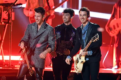 À Las Vegas, Taylor Swift, BTS et les Jonas Brothers enflamment la...