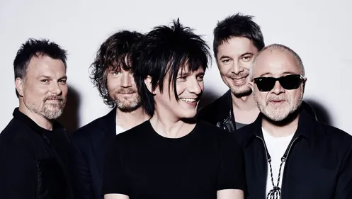 Indochine dévoile les premières images du clip de Karma Girls