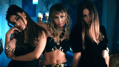 Ariana Grande, Miley Cyrus et Lana Del Rey réunies sur une même...
