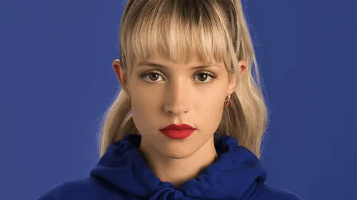 Angèle signe les meilleures ventes d'albums avec streaming en...