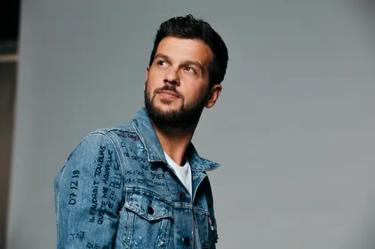 Claudio Capéo : découvrez le clip de “Ma Jolie” !