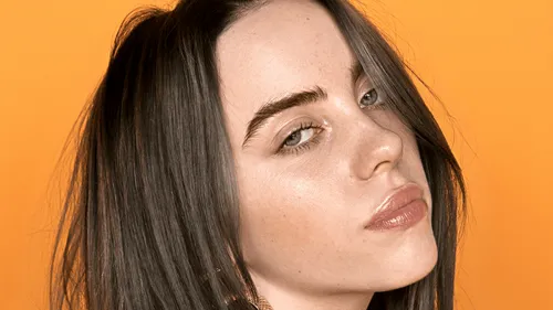 Billie Eilish dévoile les premières notes de "No Time To Die", la...