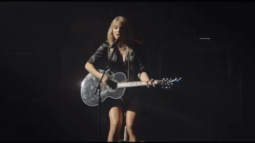 Taylor Swift : son nouveau clip de “The man” sur une version...
