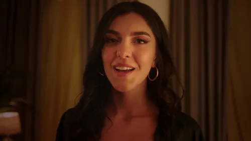 Laure Giordano reprend Amel Bent en soutien aux femmes battues,...