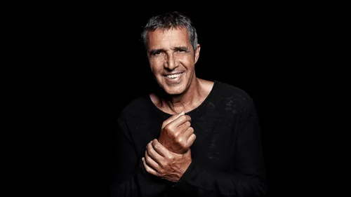 Julien Clerc confiné près de Poitiers ?