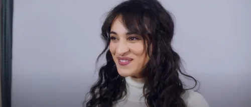 Camélia Jordana soutenue par Angèle et Slimane après ses propos sur...