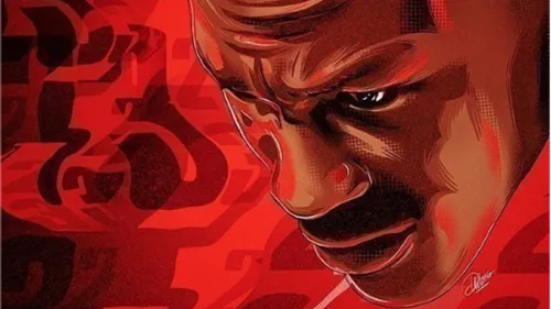 Une choletaise derrière l’une des affiches de la série documentaire...