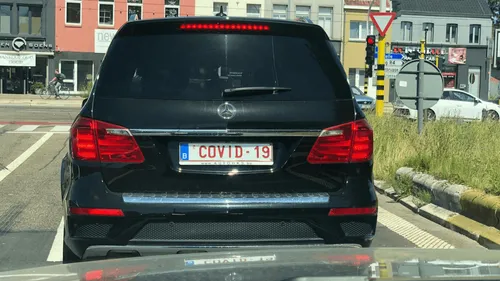 Un Belge paie 1000 euros pour faire immatriculer sa voiture "Covid-19"