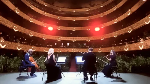 Barcelone : l'opéra rouvre et offre un concert à... des plantes !