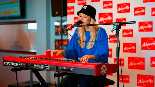 Angèle fait son coming out sur les réseaux sociaux