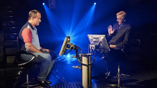 TF1 : Une mini-série sur le tricheur de "Qui veut gagner des...