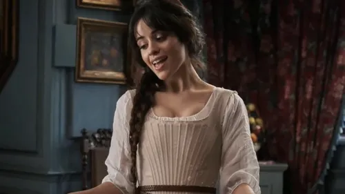 Camila Cabello : les premières images de la chanteuse en Cendrillon...