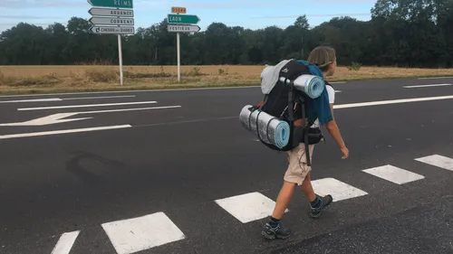 À 11 ans, il parcourt 2 735 km à pied pour voir sa grand-mère