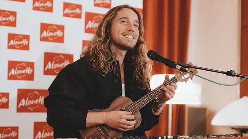 Revivez le showcase de Julien Doré comme si vous y étiez !