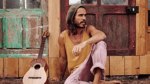 Flo Delavega dévoilera son premier album solo le 4 décembre !