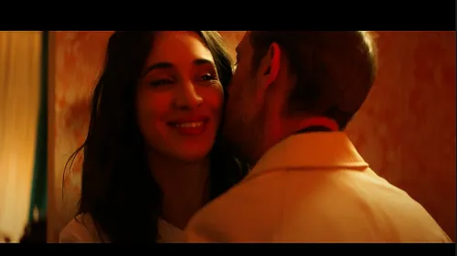 Camélia Jordana dévoile son nouveau clip "Silence" avec l'acteur...