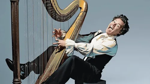 Harry Styles part en voyage et dévoile le clip de « Golden » !