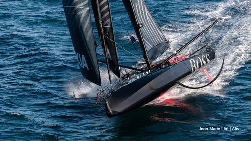 Vendée Globe : Thomson toujours en tête