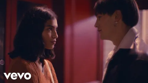 Calogero dévoile le clip de “Celui d’en bas”