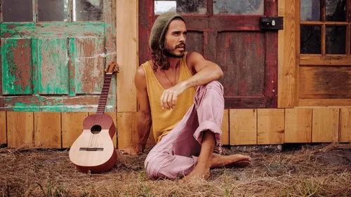 Flo Delavega reporte la sortie de son album à 2021