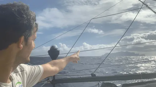 Vendée Globe : Charlie Dalin prend la tête de la course pour la...