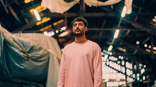 Jérémy Frérot dévoile son nouveau single "Un homme"