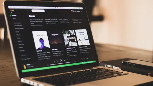 Spotify : les titres les plus écoutés en 2020