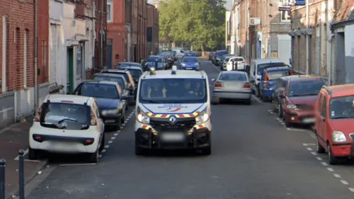 À Roubaix, un policier pris en flagrant délit de doigt d'honneur
