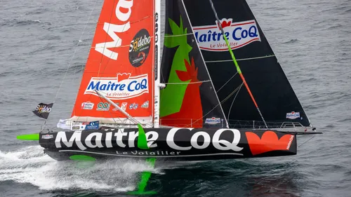 Vendée Globe : Bestaven fond sur le cap Horn